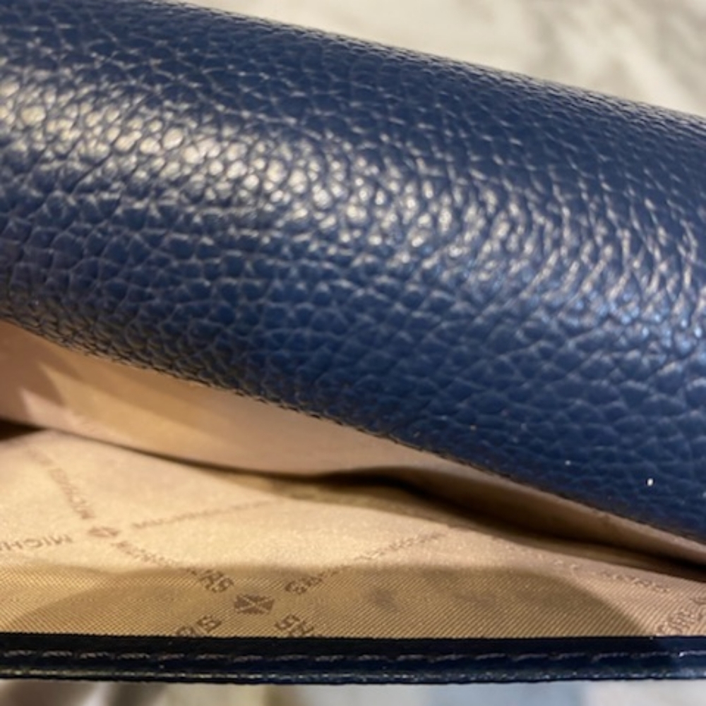 Michael kors shoulder bag and wallet - Picture 6 of 9